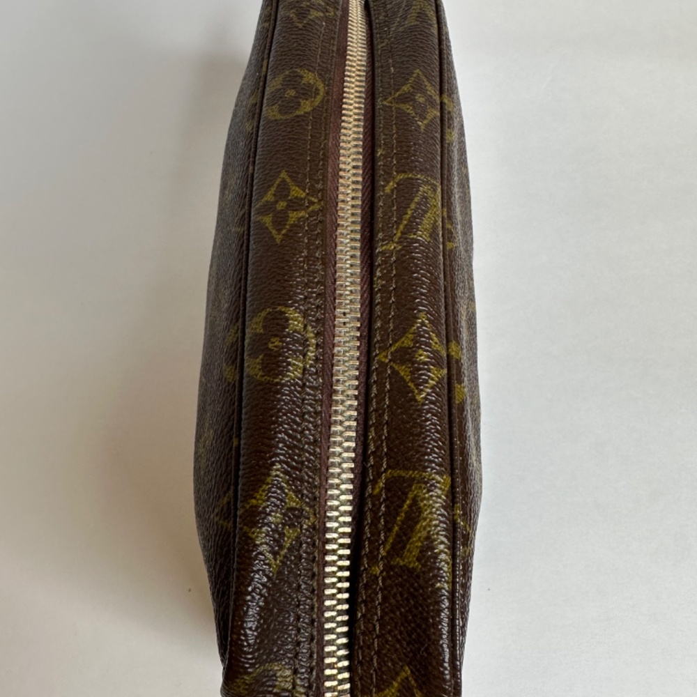Louis Vuitton Trousse de Toilette 23 Toiletry Bag - Picture 6 of 7